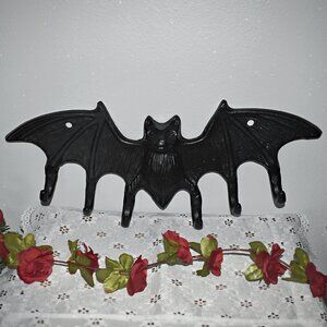Large Black Cast Iron Metal Vampire Bat Hooks Gothic Fall Halloween Wall Decor